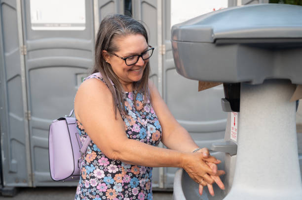 Best Porta potty rental near me  in Mledgevle, IL